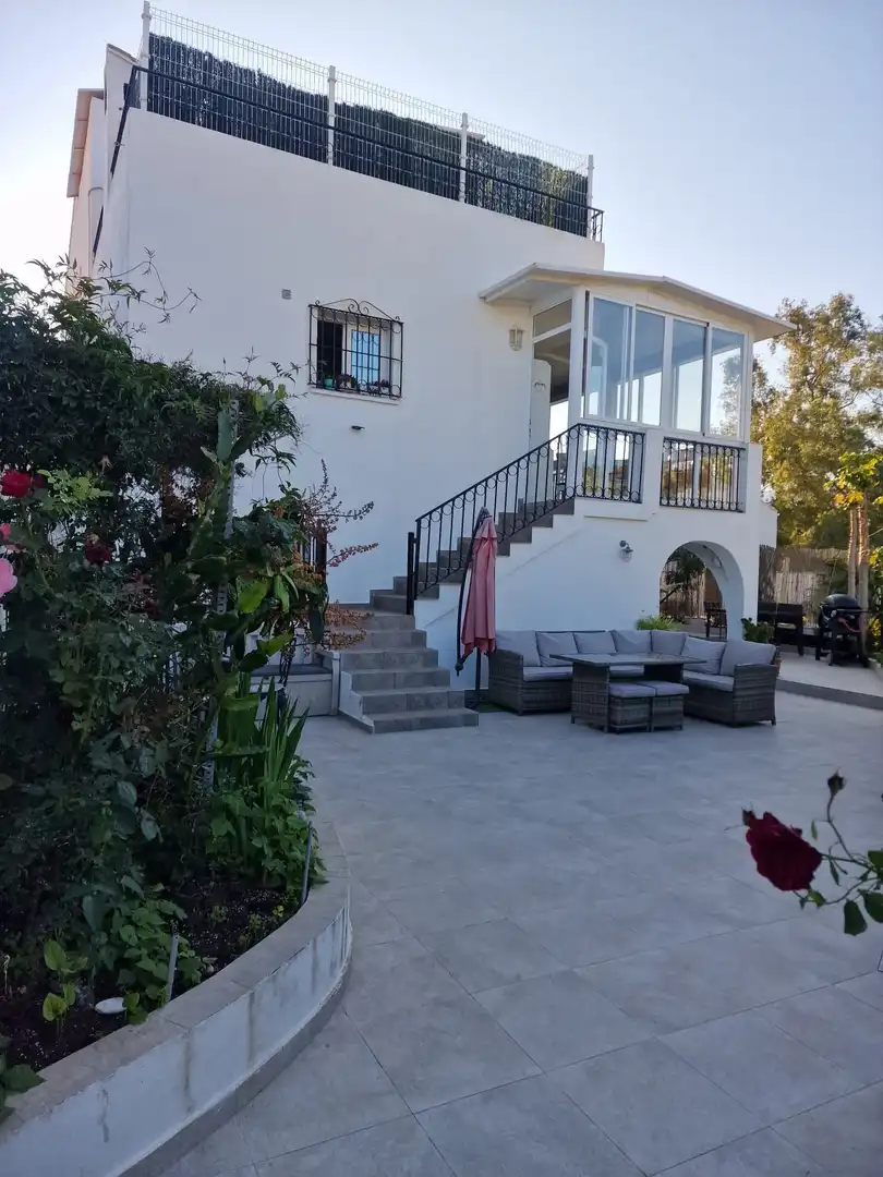 Houses for sale in Las Lomas