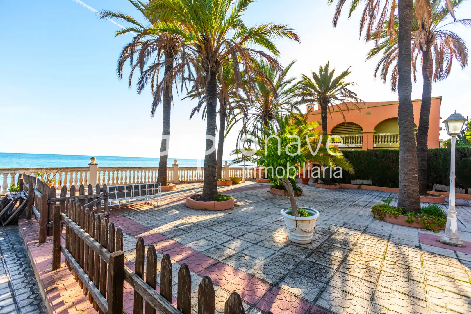 Vista exterior de Casa o xalet en venda en Benicasim / Benicàssim amb Calefacció, Jardí privat i Terrassa