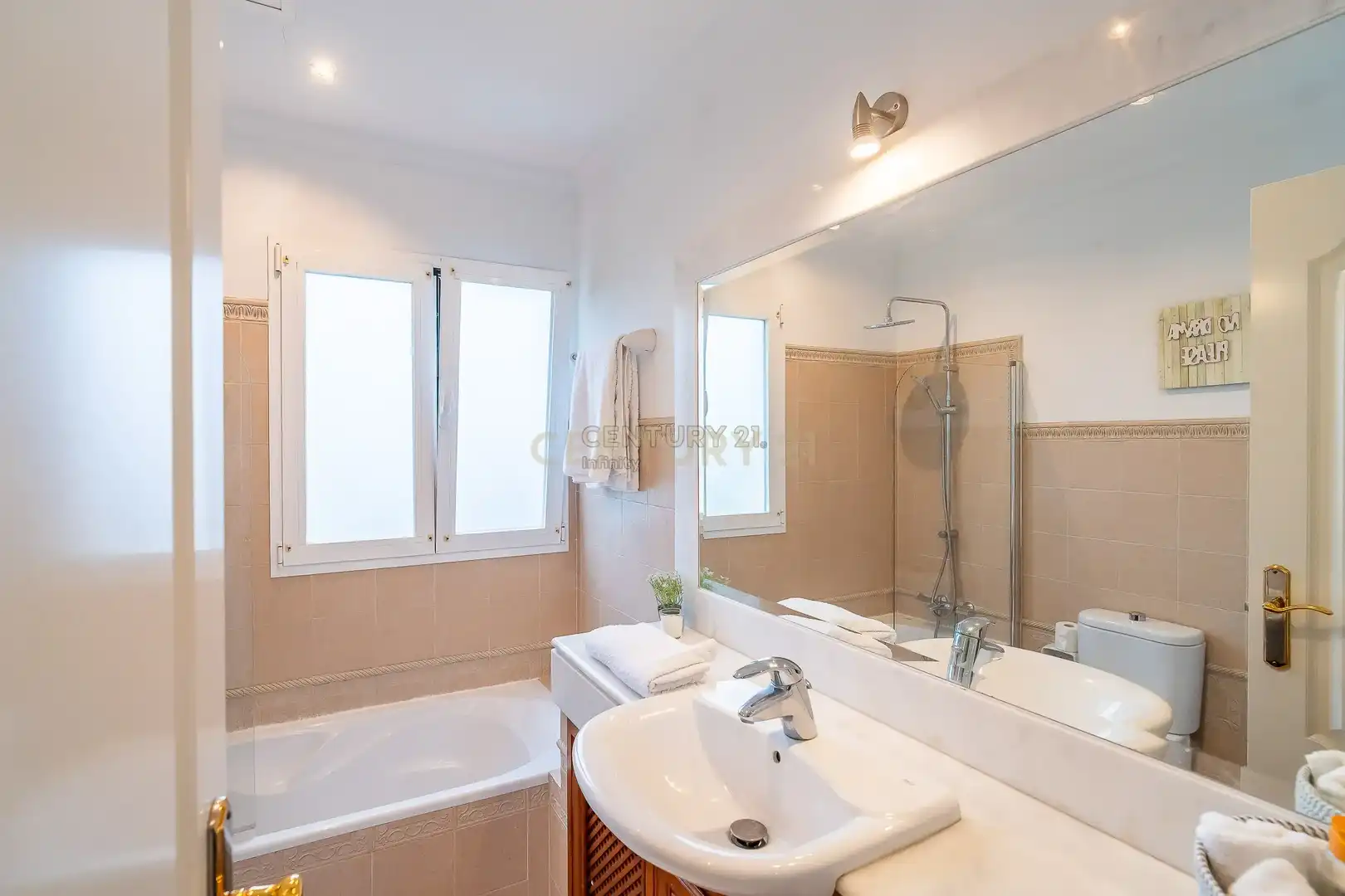 Bathroom of Houses for sale in Mijas  with Air Conditioner, Private garden and Storage room