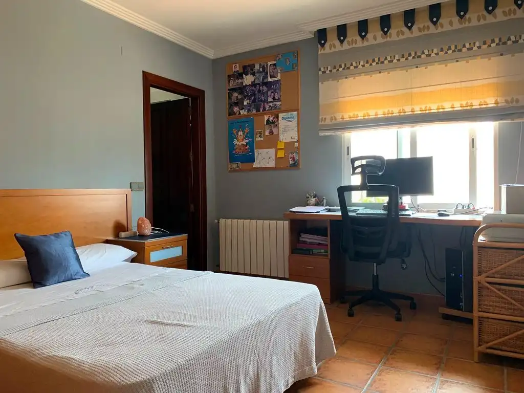 Habitación de Casa o chalet en venta en L'Alfàs del Pi con Aire acondicionado, Calefacción y Jardín privado