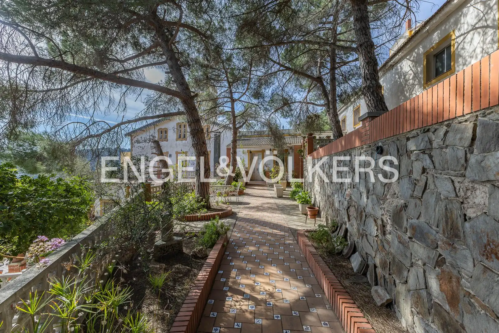 Außenansicht von Country house zum Verkauf in Barcelona mit Heizung, Parkett und Terrasse