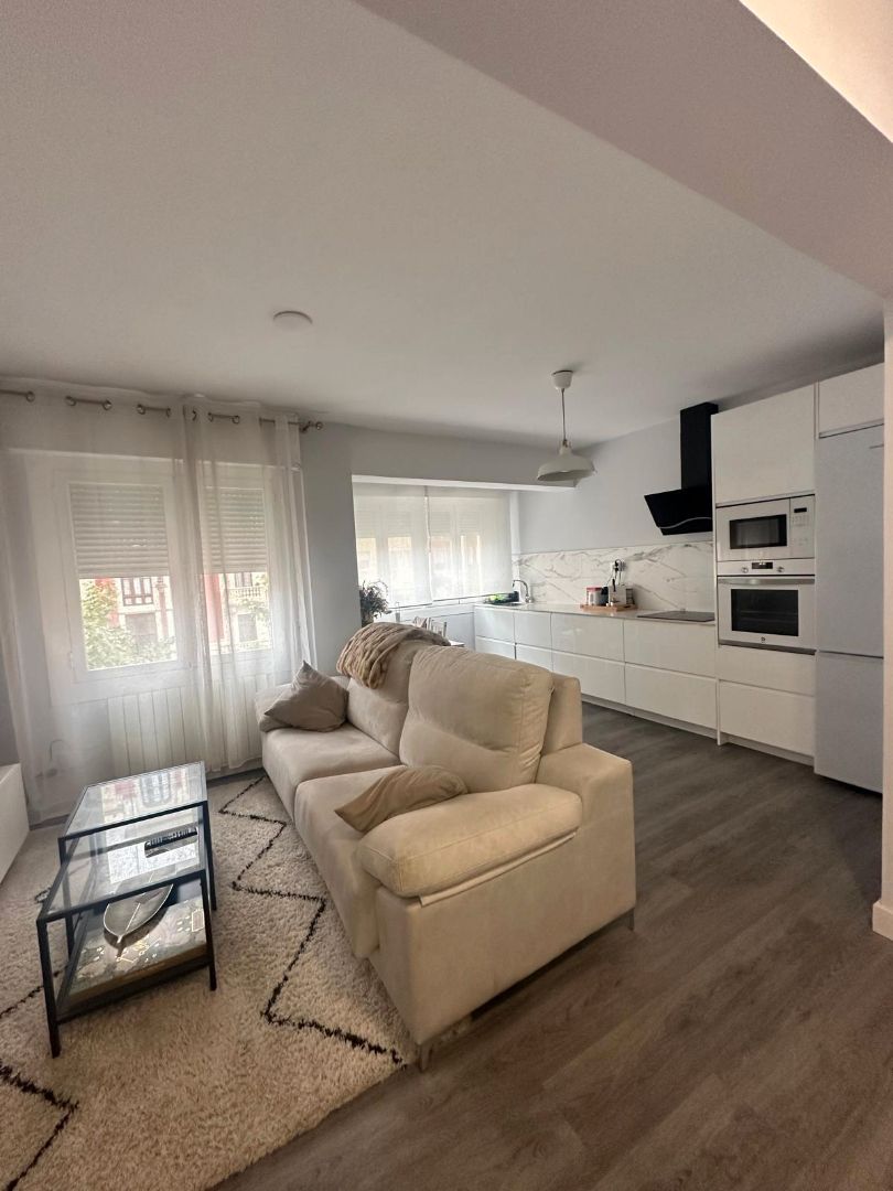 Living room of Flat for sale in  Logroño  with Air Conditioner and Heating