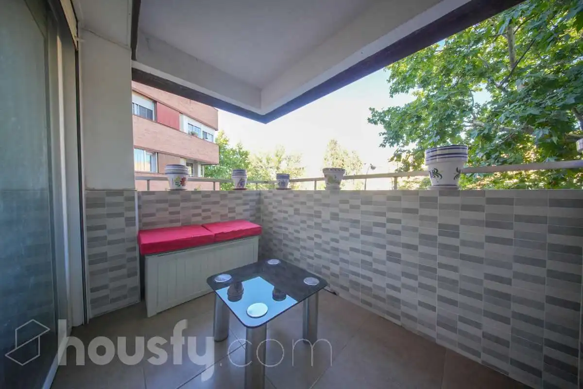 Flat with lift for sale in Calle San Robustiano .
