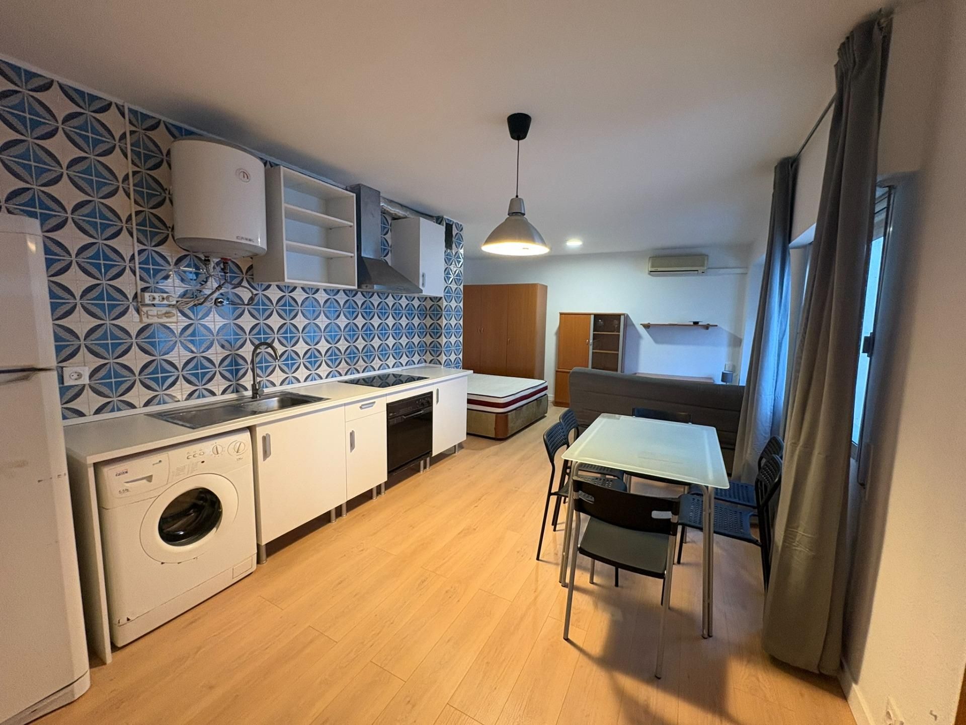 Cuina de Loft de lloguer en  Zaragoza Capital amb Aire condicionat i Calefacció