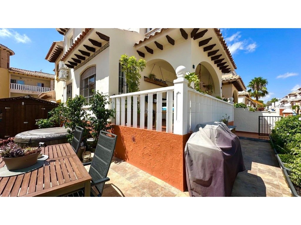 Casa adosada en venda a Calle Castillo Del Rio, 2, Lomas de Cabo Roig - Los Dolses