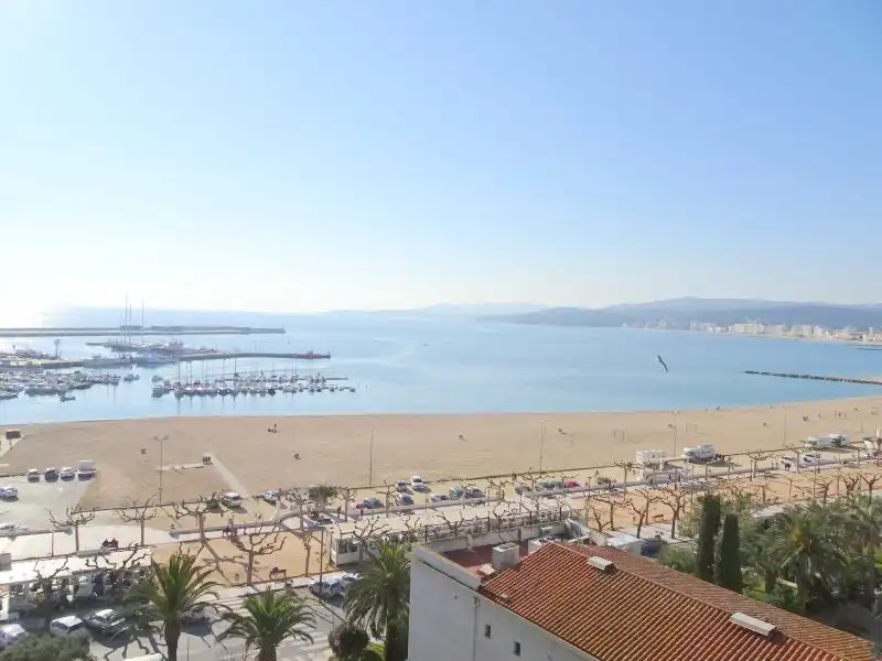Habitación de Piso de alquiler en Palamós con Aire acondicionado, Calefacción y Parquet