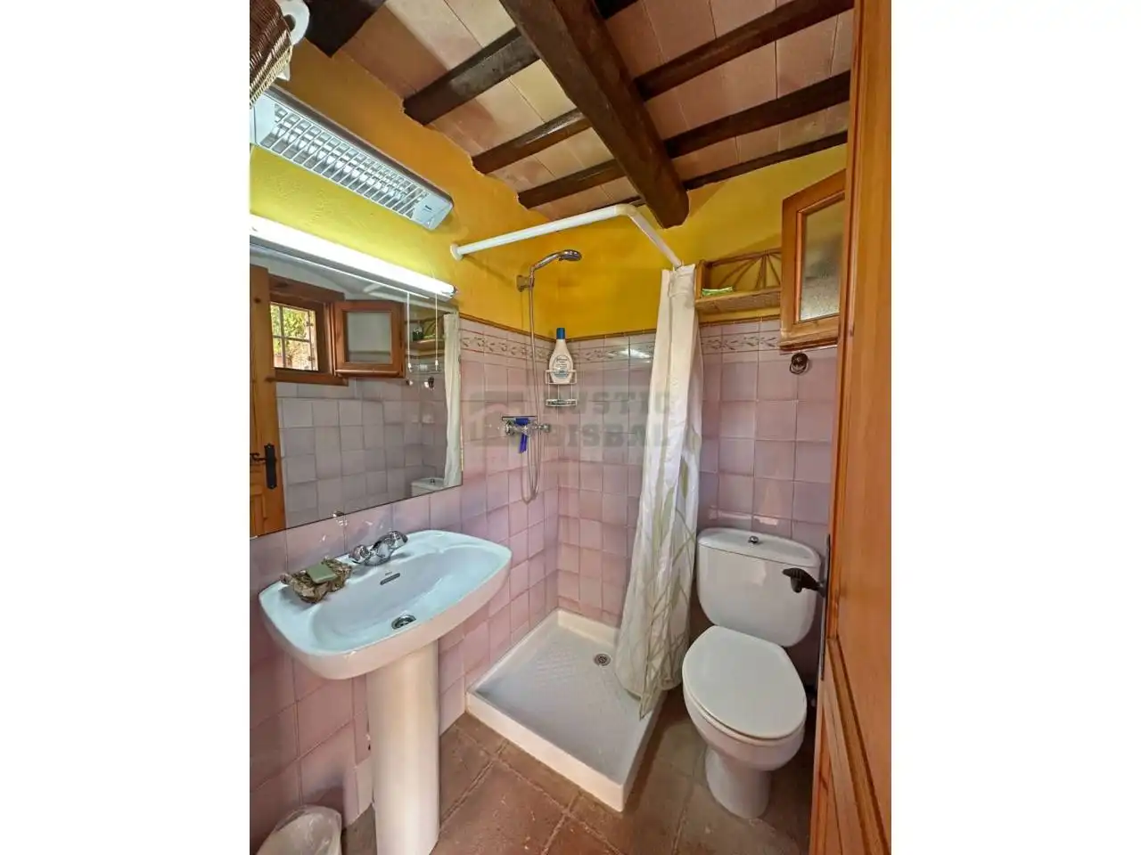 Baño de Finca rústica en venta en Quart con Jardín privado