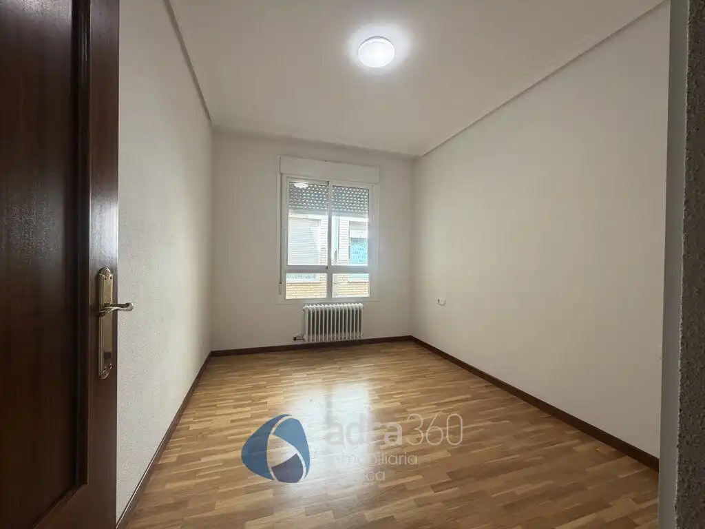 Wohnung zur Miete in  Logroño mit Heizung