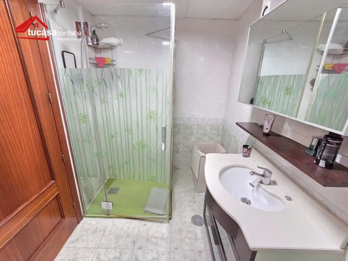 Badezimmer von Wohnung zum Verkauf in Córdoba mit Klimaanlage und Abstellraum
