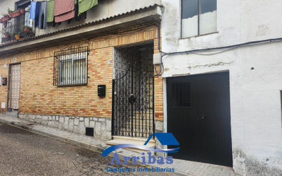 Exterior view of Single-family semi-detached for sale in Escalona  with Air Conditioner