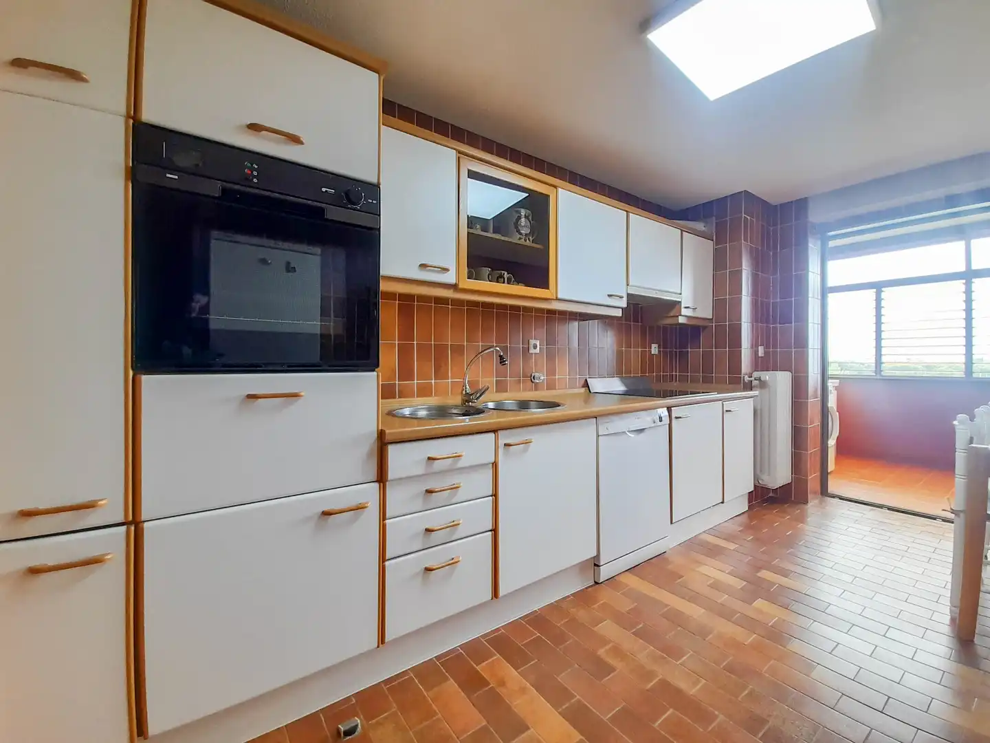 Kitchen of Flat for rent in Madrid  with Heating, Parquet flooring and Terrace