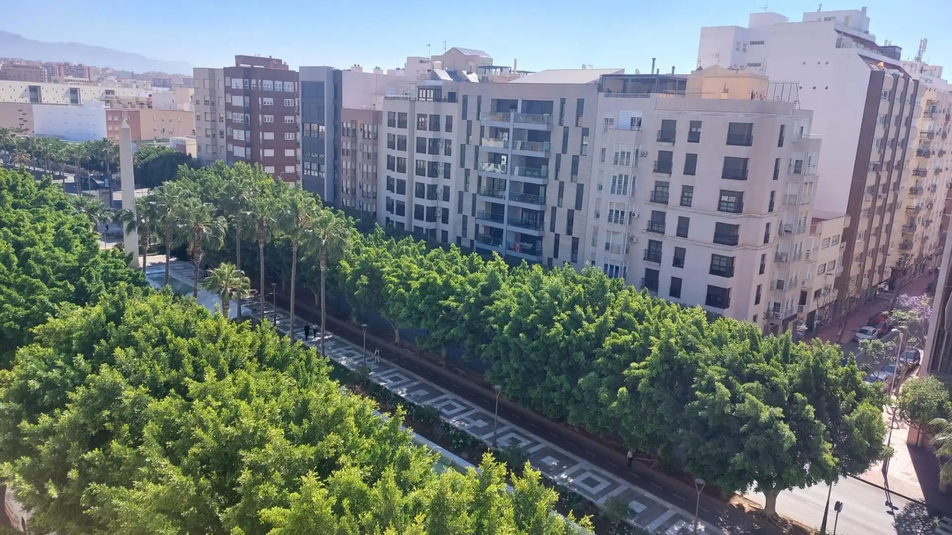 Vista exterior de Àtic en venda en Almería amb Terrassa