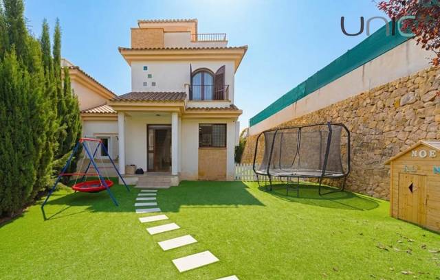 Casa adosada en Venta en La Paz
