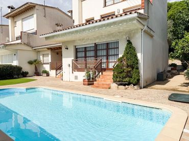 Casa amb piscina en venda a Marina s/n