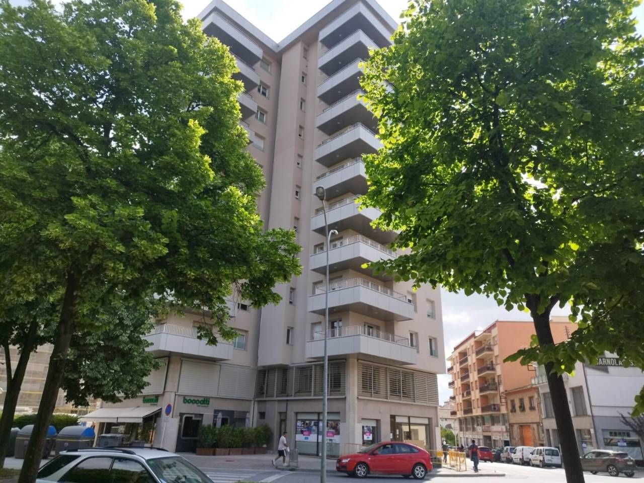 Vista exterior de Pis de lloguer en Vic amb Calefacció, Parquet i Terrassa