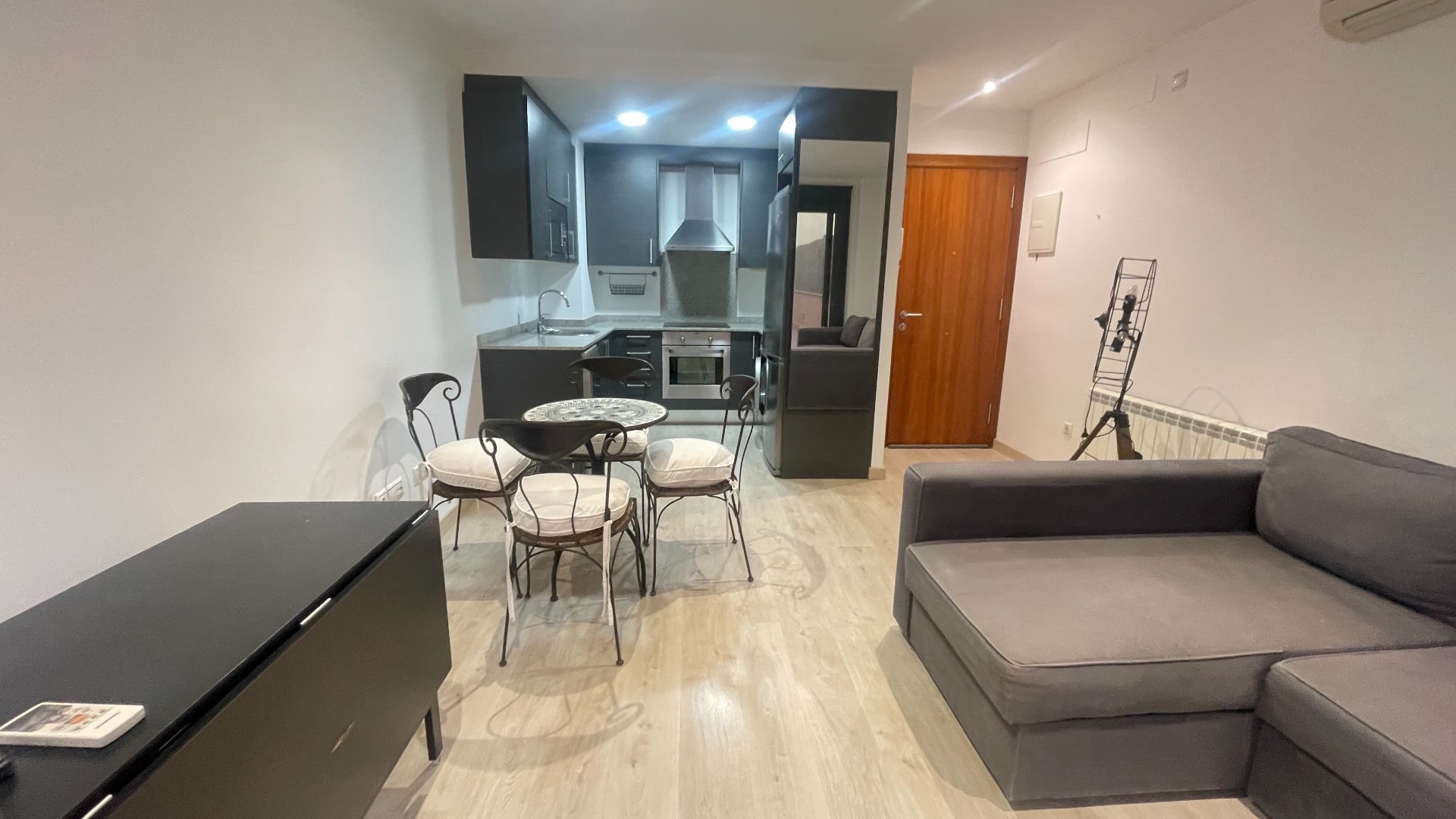 Exterior view of Flat for sale in Terrassa  with Air Conditioner, Heating and Terrace