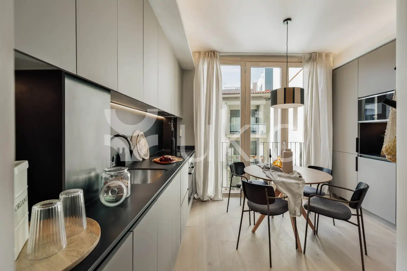 Apartamento con terraza en alquiler en Carrer del Portal Nou, imagen 10