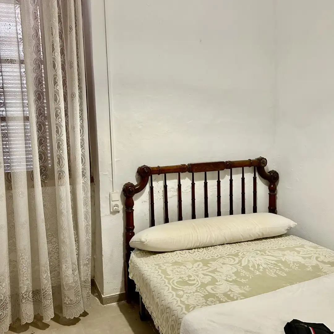Habitación de Casa adosada en venta en Bugarra con Terraza, Trastero y Amueblado