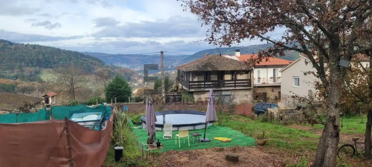 Casa o chalet en venta en LG. ALONGOS, Toén