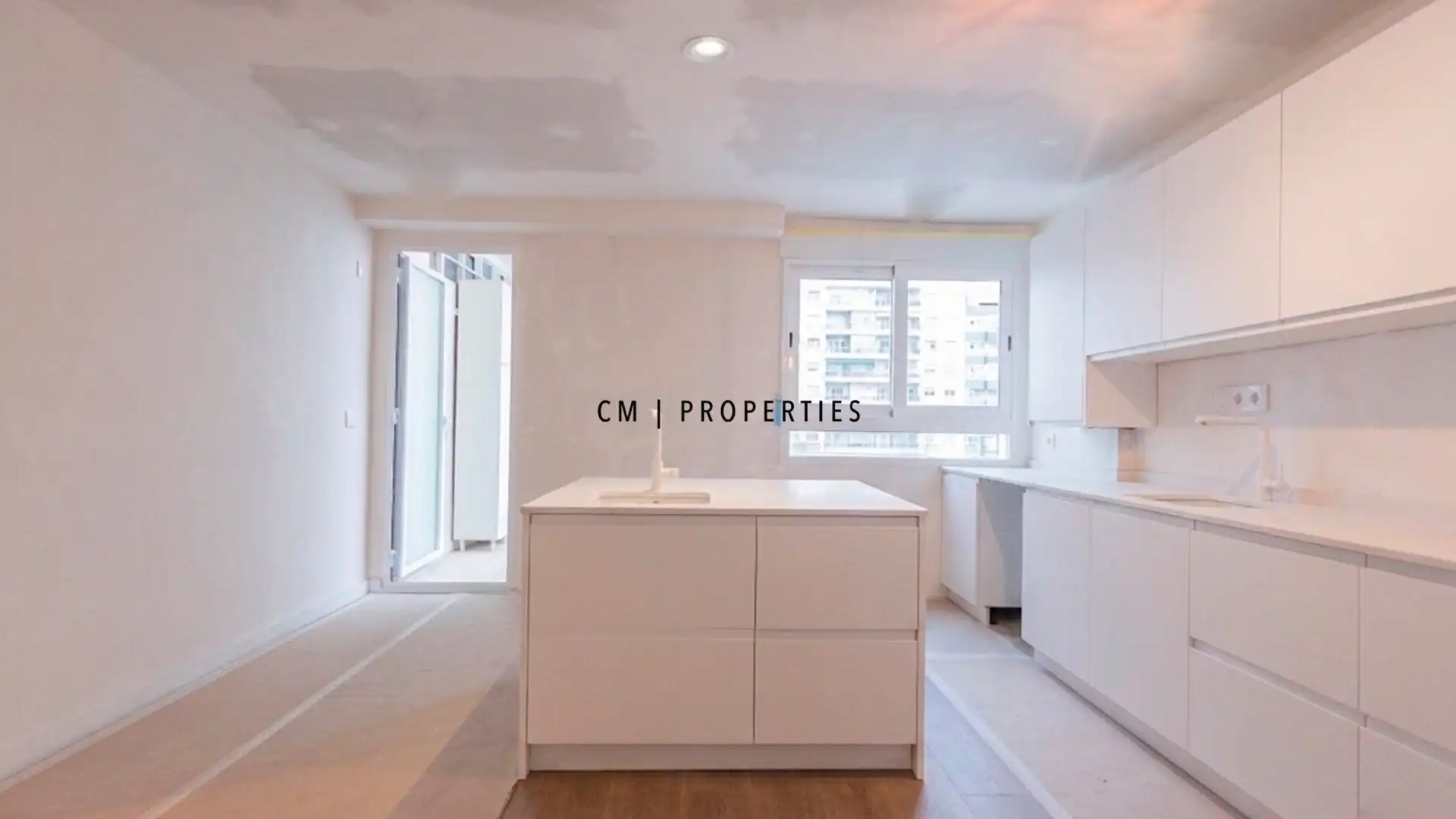 Cocina de Piso en venta en  Valencia Capital con Aire acondicionado y Terraza