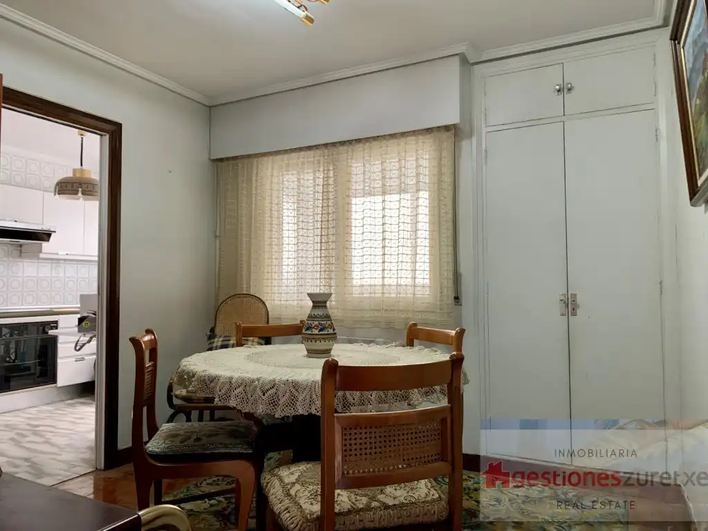 Bedroom of Flat for sale in Bilbao 