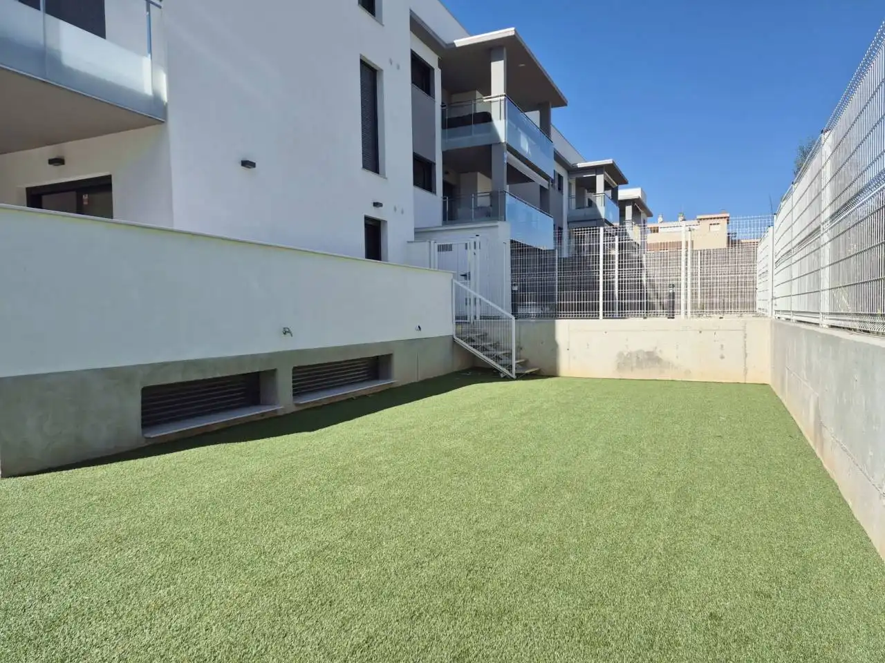 Terrassa de Pis en venda en Cubelles amb Aire condicionat, Calefacció i Jardí privat