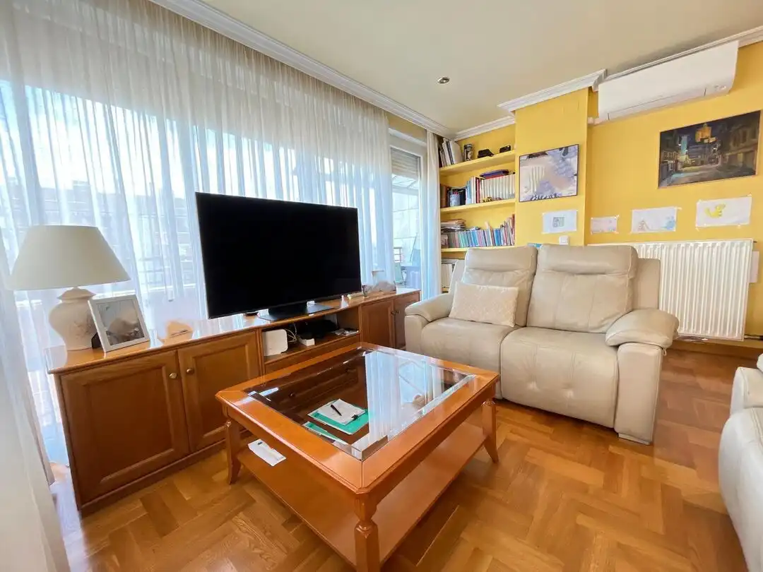 Appartamento con terrazza in vendita a Ronda Cendea de Cizur, imagen 3