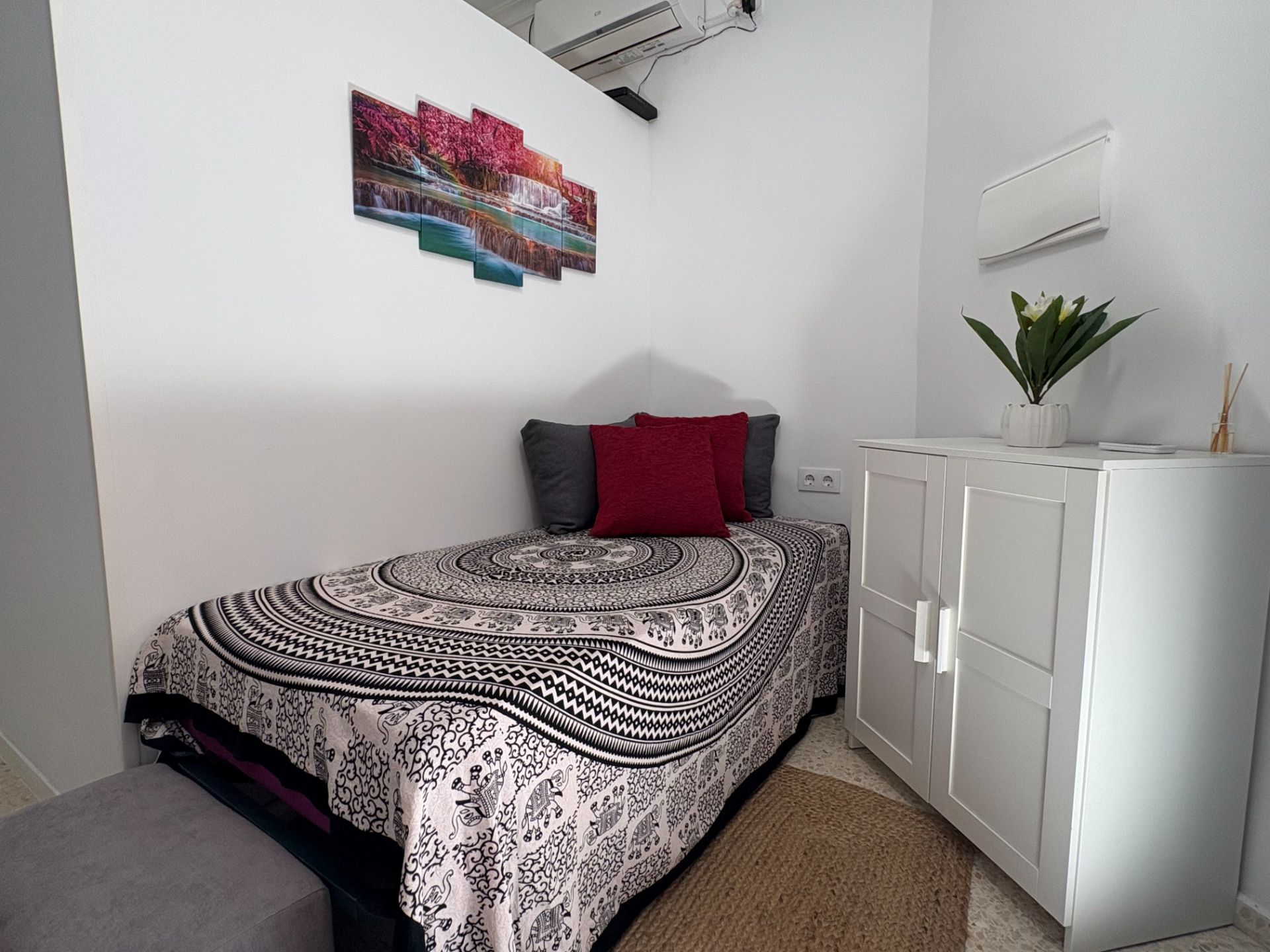 Bedroom of Apartment to rent in  Sevilla Capital  with Air Conditioner, Heating and Furnished