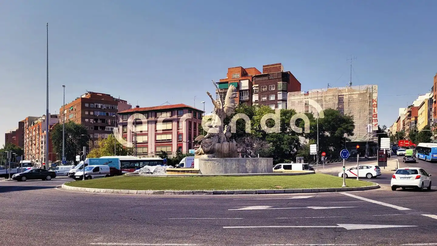 Vista exterior de Piso en venta en Usera