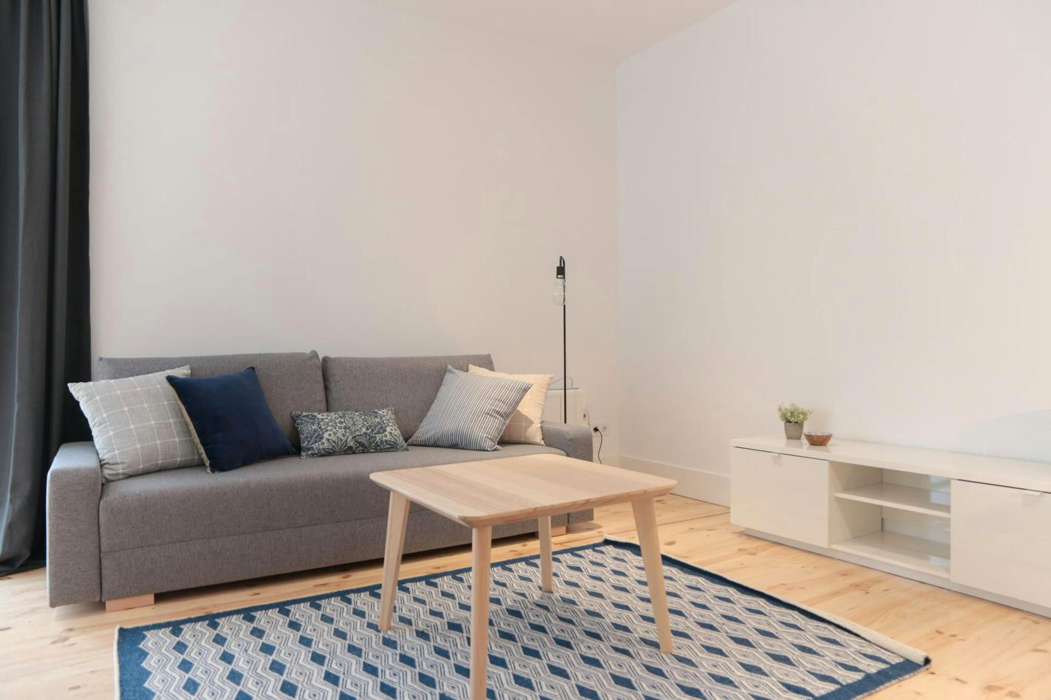 Living room of Flat to rent in  Madrid Capital  with Air Conditioner, Heating and Furnished