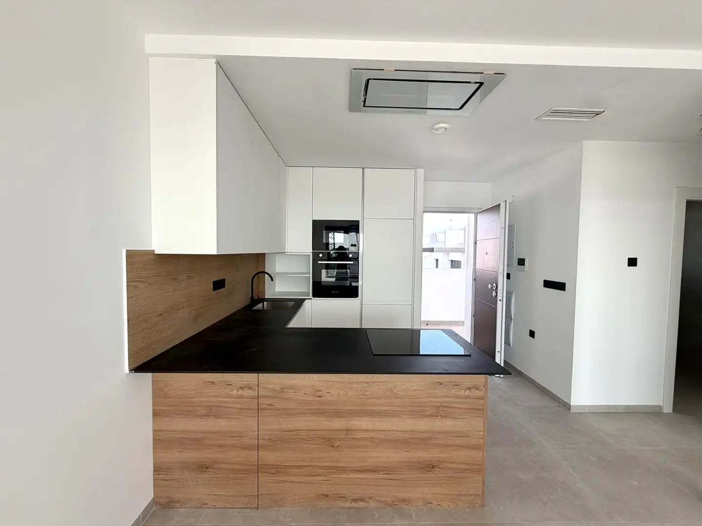 Cuina de Apartament en venda en Orihuela amb Terrassa, Traster i Piscina comunitària