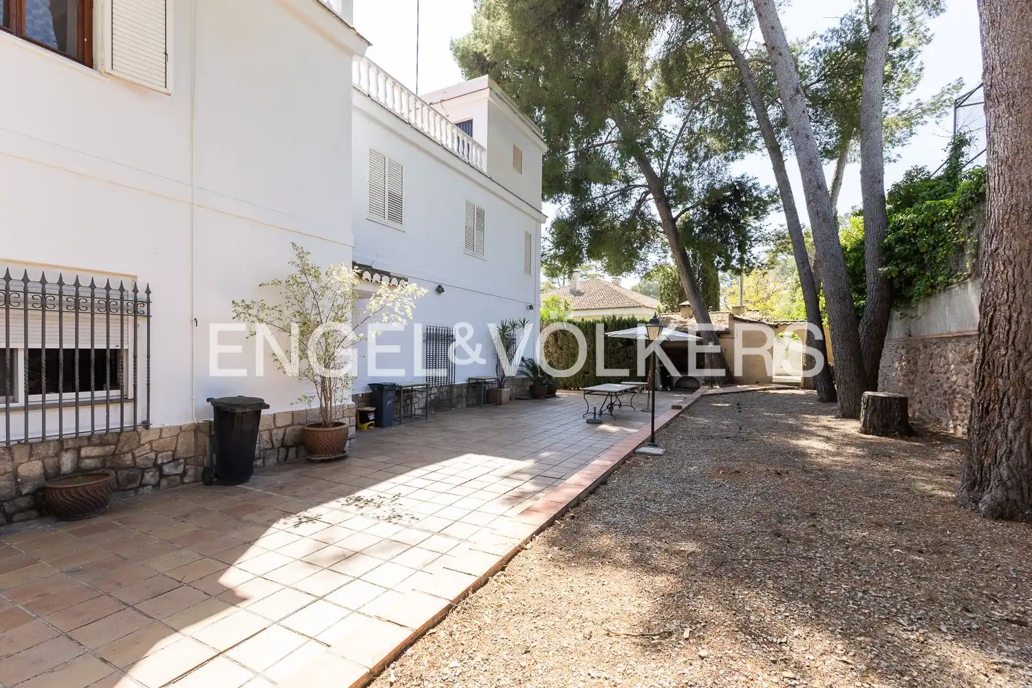 Vista exterior de Casa o xalet en venda en Náquera amb Calefacció, Jardí privat i Terrassa