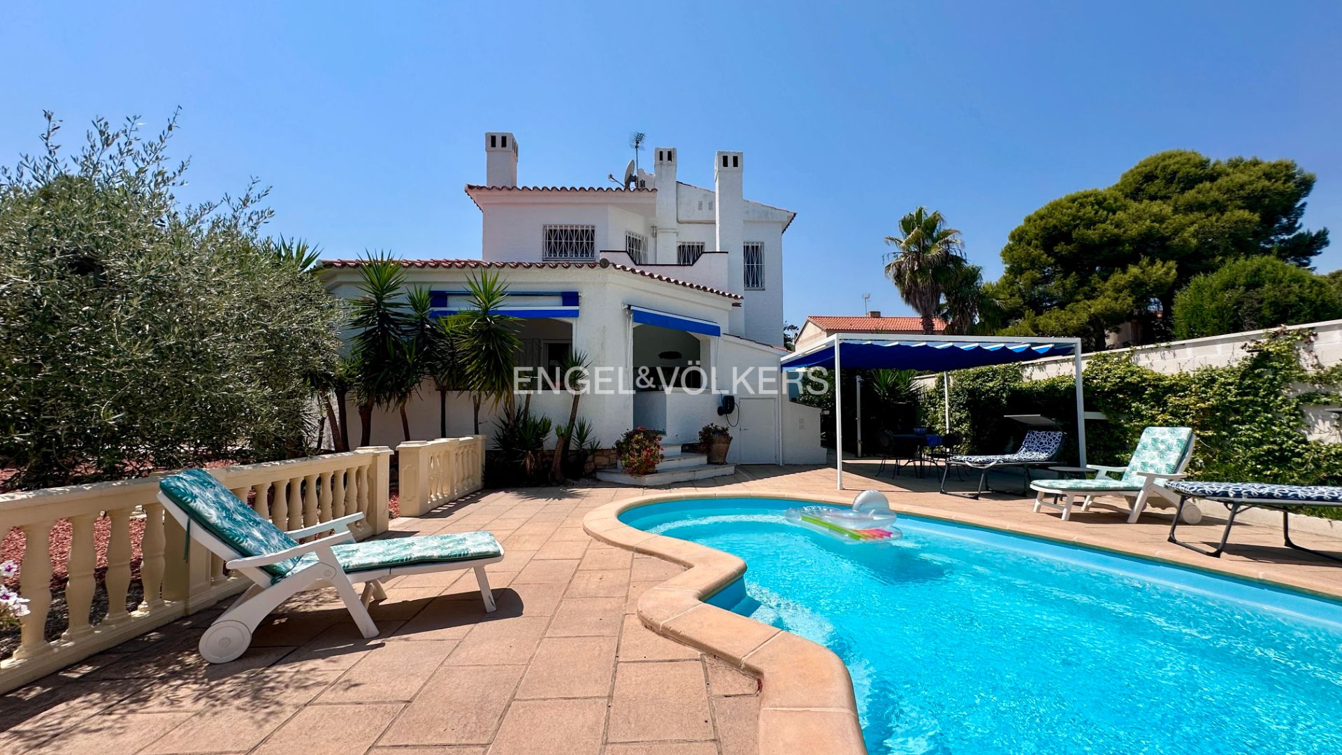 Exterior view of House or chalet for sale in Mont-roig del Camp  with Air Conditioner, Heating and Private garden