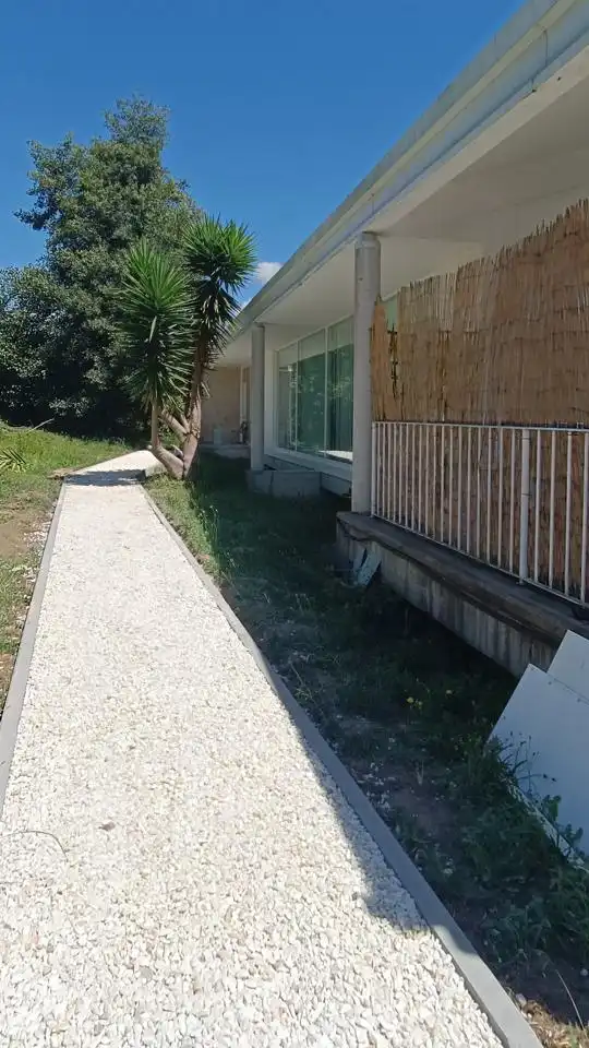 Vista exterior de Casa o xalet en venda en Poio amb Calefacció, Terrassa i Moblat