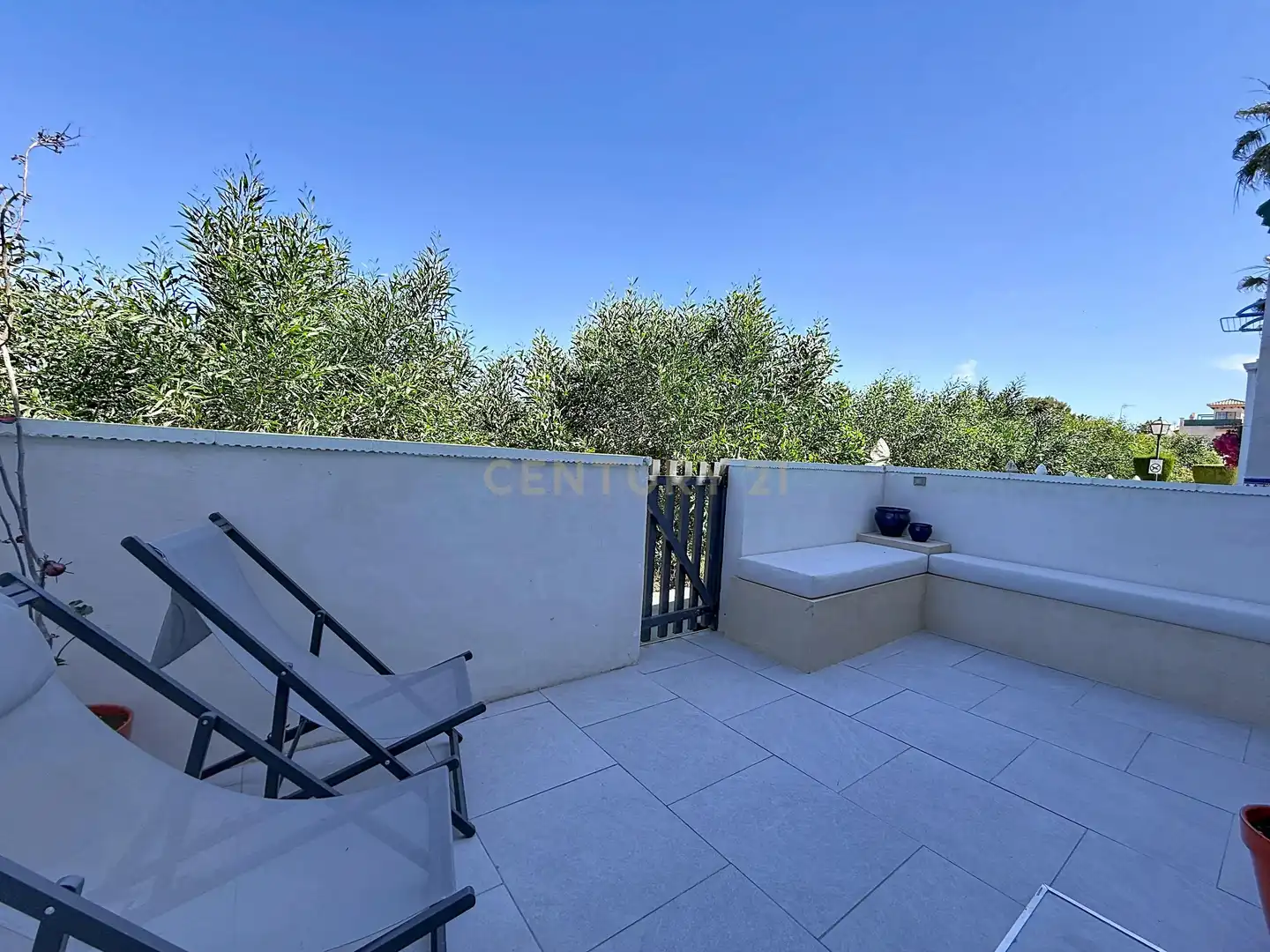 Terrasse von Erdgeschoss zum Verkauf in Torrevieja mit Klimaanlage und Gemeinschaftspool