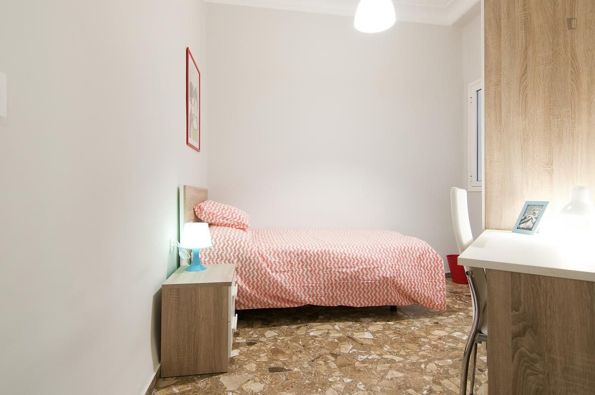 House or chalet to share in Russafa