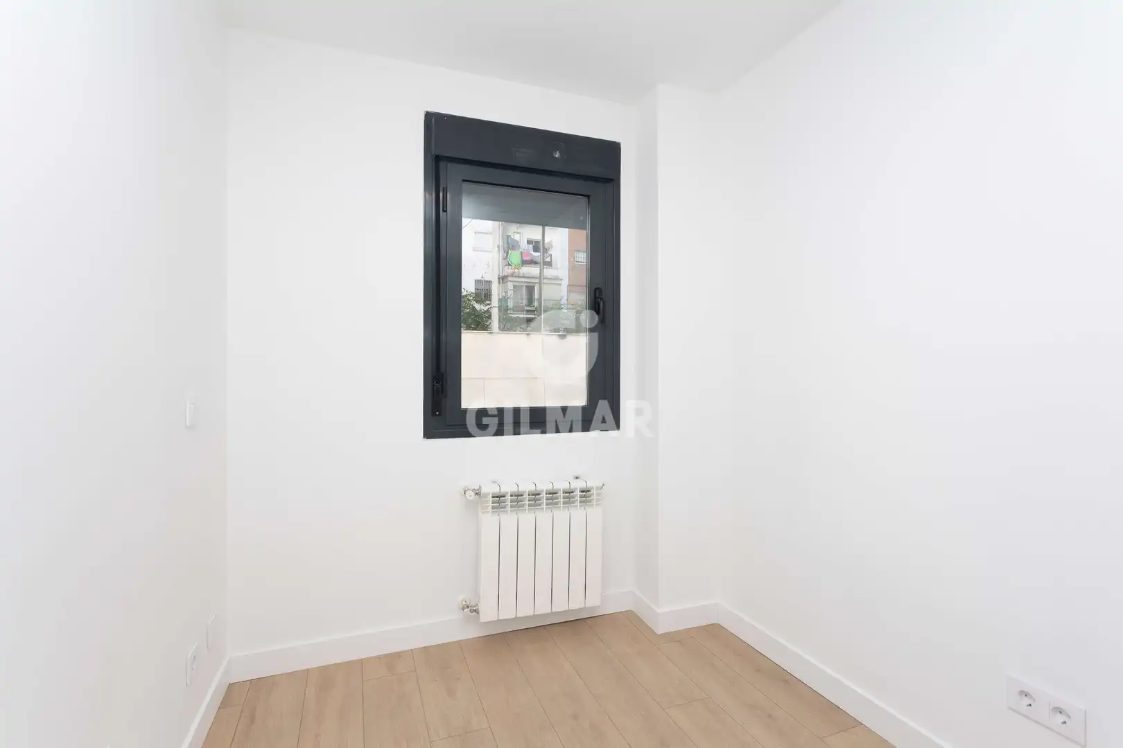 Habitación de Dúplex en venta en Madrid con Calefacción