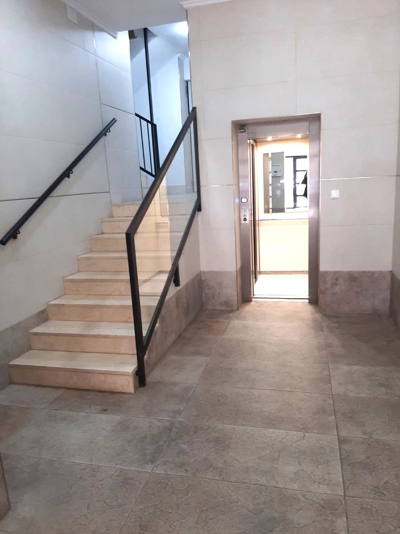 Flat for sale in  Valencia Capital  with Oven and Balcony
