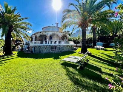 Vista exterior de Casa o xalet en venda en Dénia amb Aire condicionat, Terrassa i Piscina