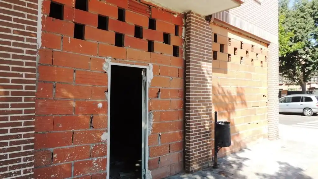 Exterior view of Commercial properties for sale in Azuqueca de Henares