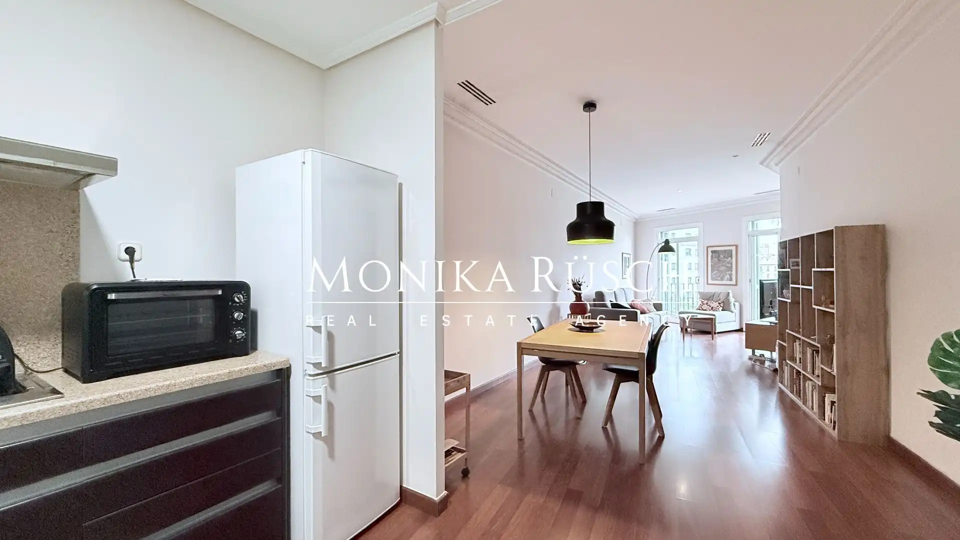 Exterior view of Flat for sale in Barcelona  with Air Conditioner and Heating