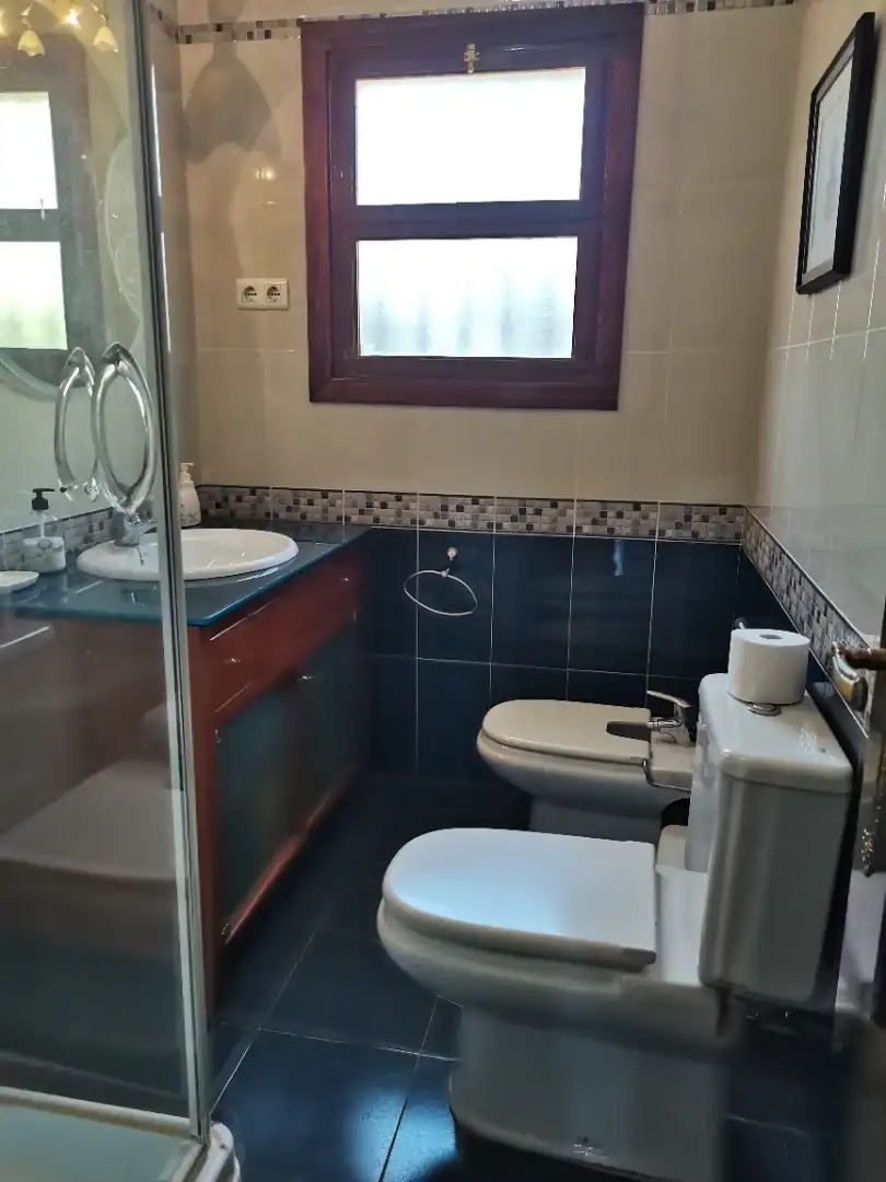 Bany de Casa o xalet en venda en Málaga amb Calefacció, Jardí privat i Parquet