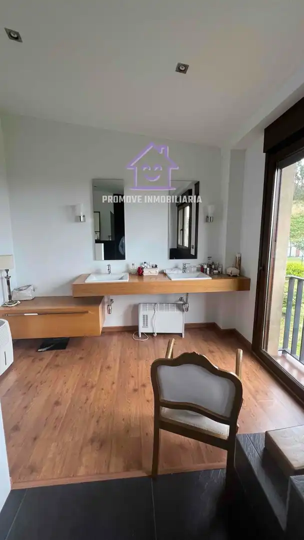 Baño de Casa o chalet de alquiler en A Coruña Capital  con Terraza y Trastero