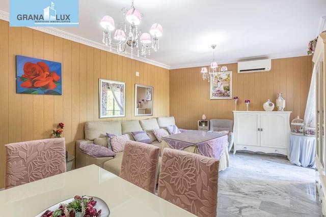 Piso en Venta en Calle del Emperador Carlos V en Castaño - Mirasierra