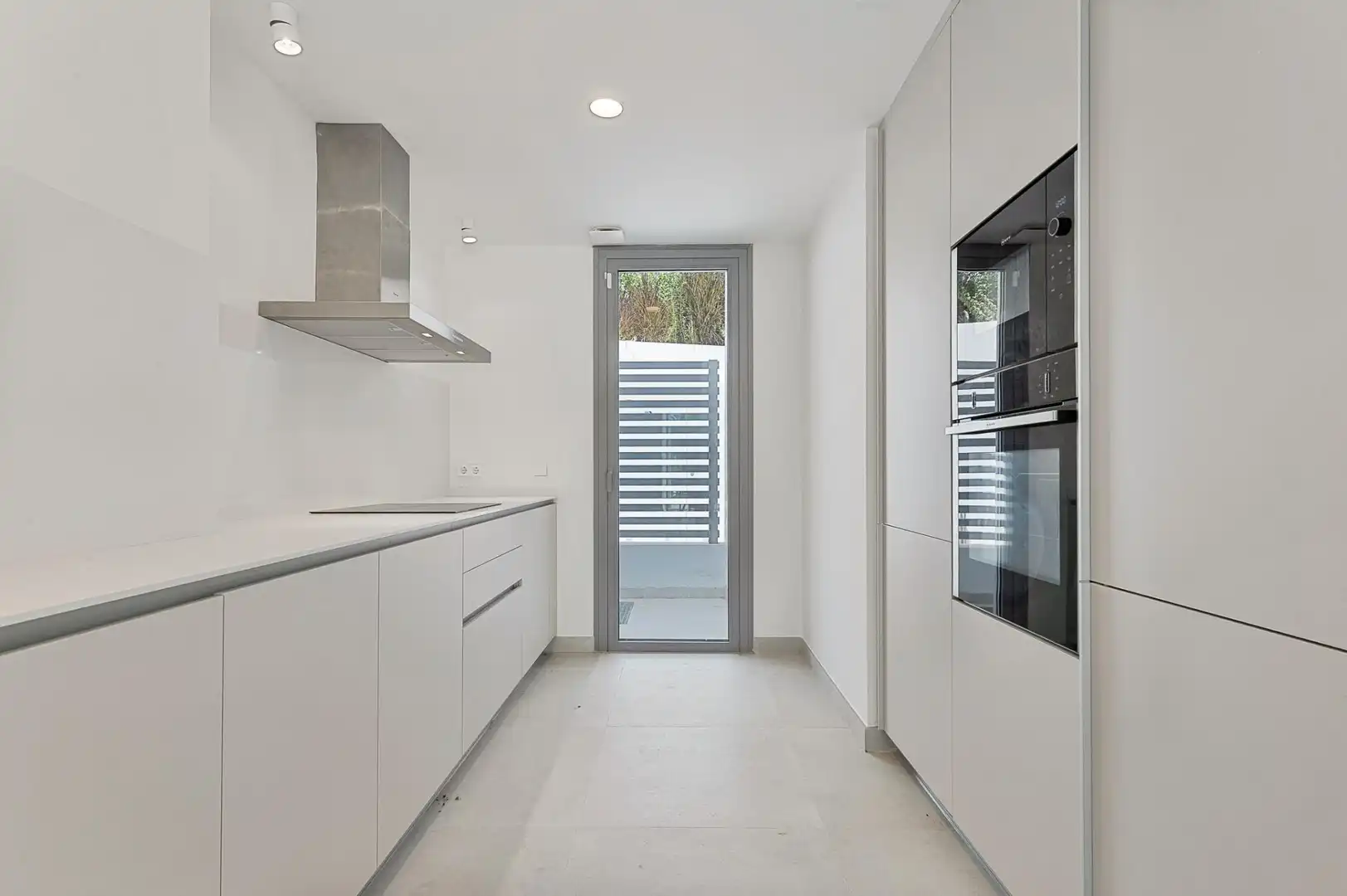 Cocina de Casa adosada en venta en Marbella con Aire acondicionado, Calefacción y Jardín privado