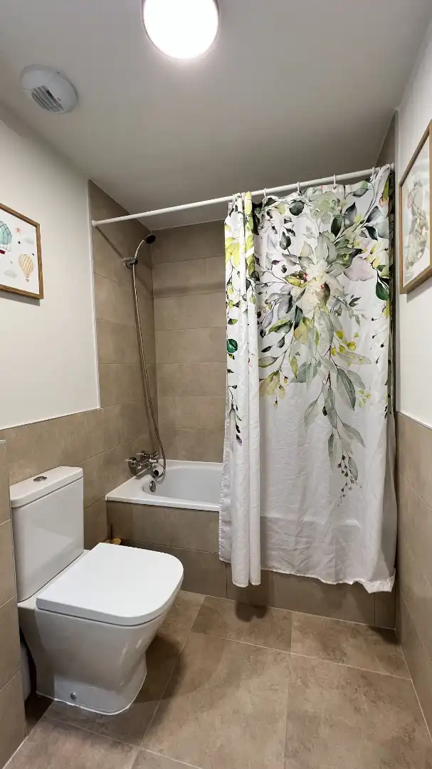 Bany de Dúplex en venda en Velilla de San Antonio amb Aire condicionat, Calefacció i Terrassa