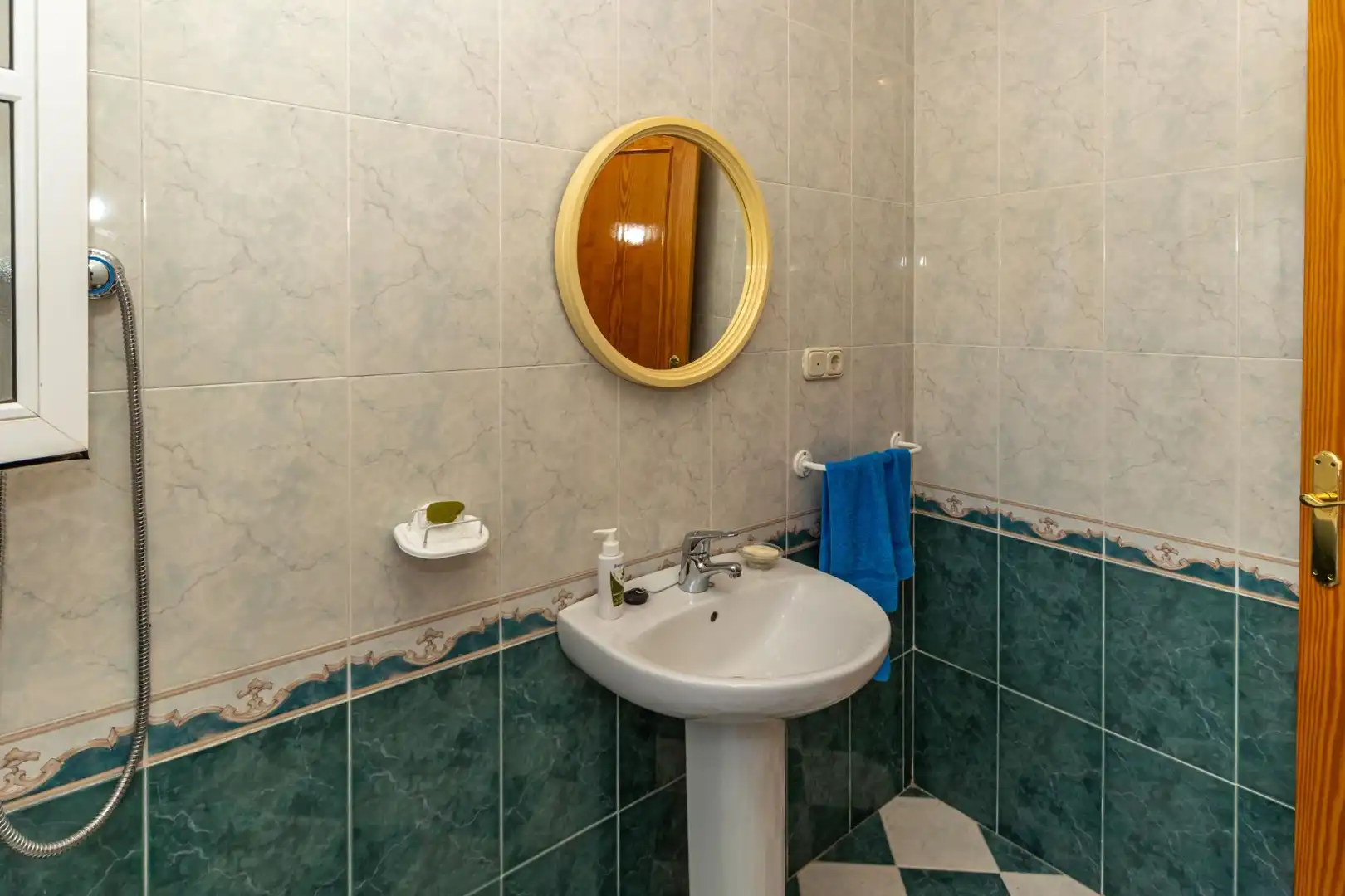 Bathroom of Houses for sale in Aldeire  with Air Conditioner, Heating and Balcony