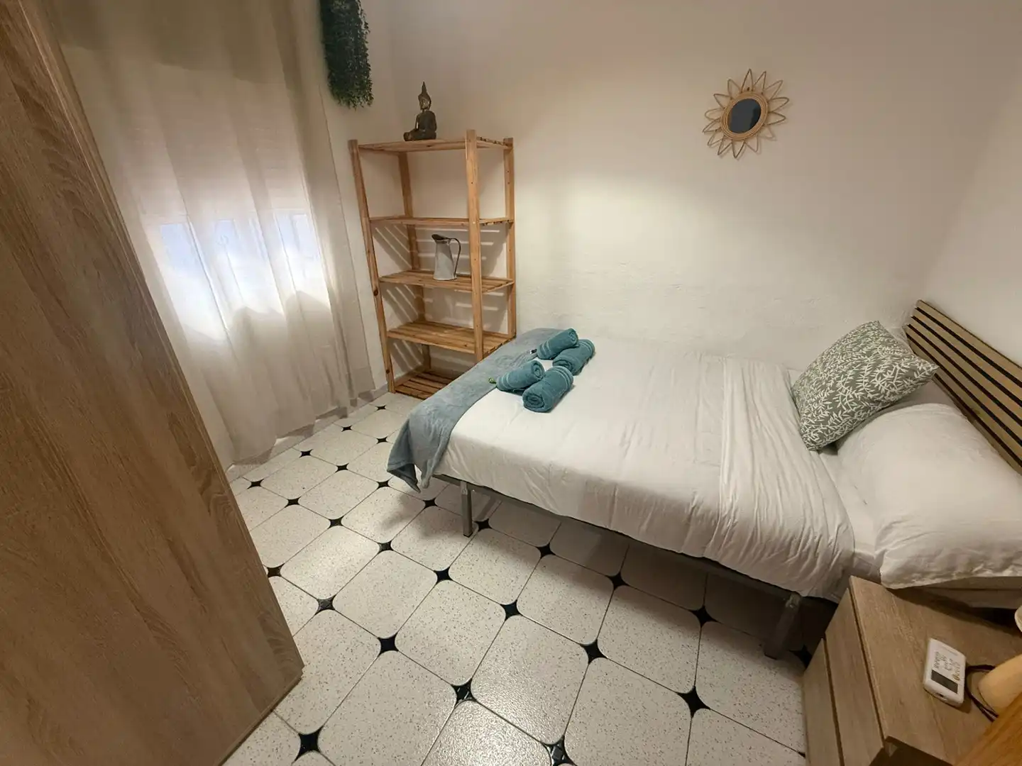 Schlafzimmer von Einfamilien-Reihenhaus zum Verkauf in Granada mit Privatgarten, Terrasse und Möbliert