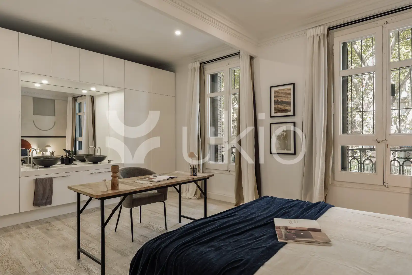 Dormitori de Apartament de lloguer en Barcelona amb Aire condicionat, Calefacció i Moblat