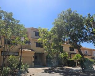 Vista exterior de Apartament de lloguer en Sotogrande amb Calefacció, Terrassa i Traster